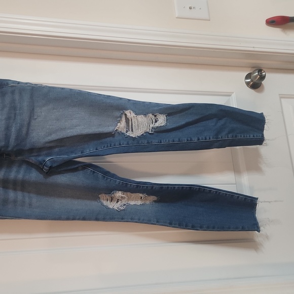 Good American Jeans - Picture 2 of 5